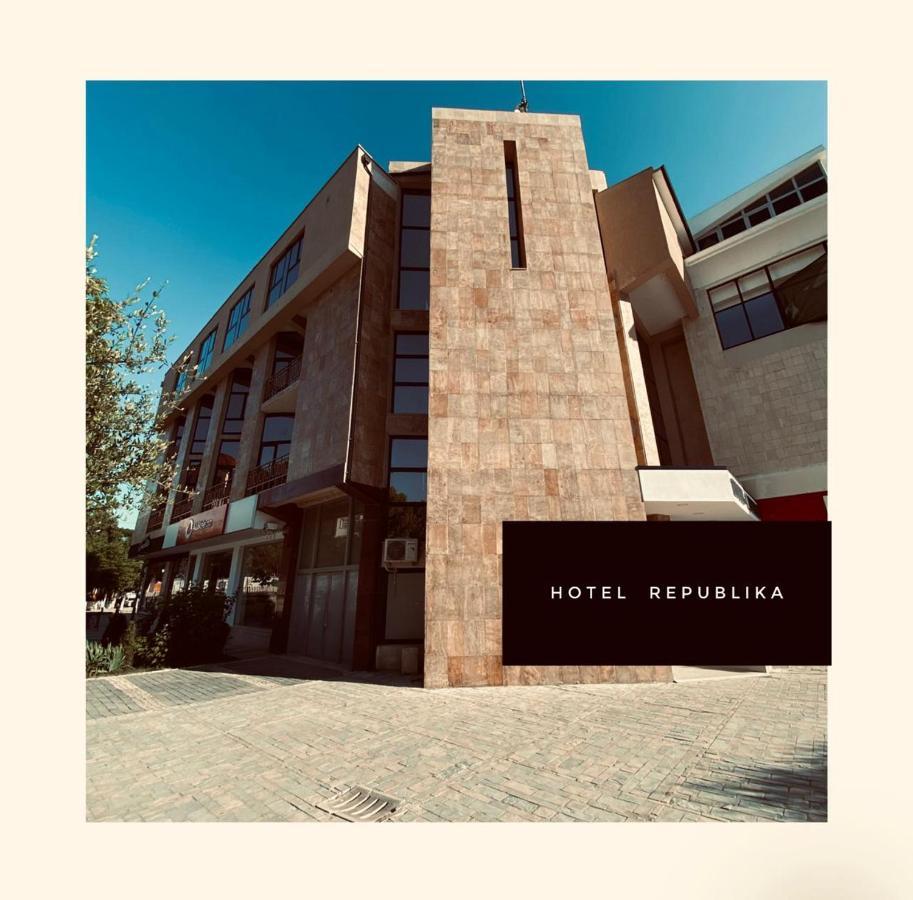 Hotel Republika Berat Exteriör bild