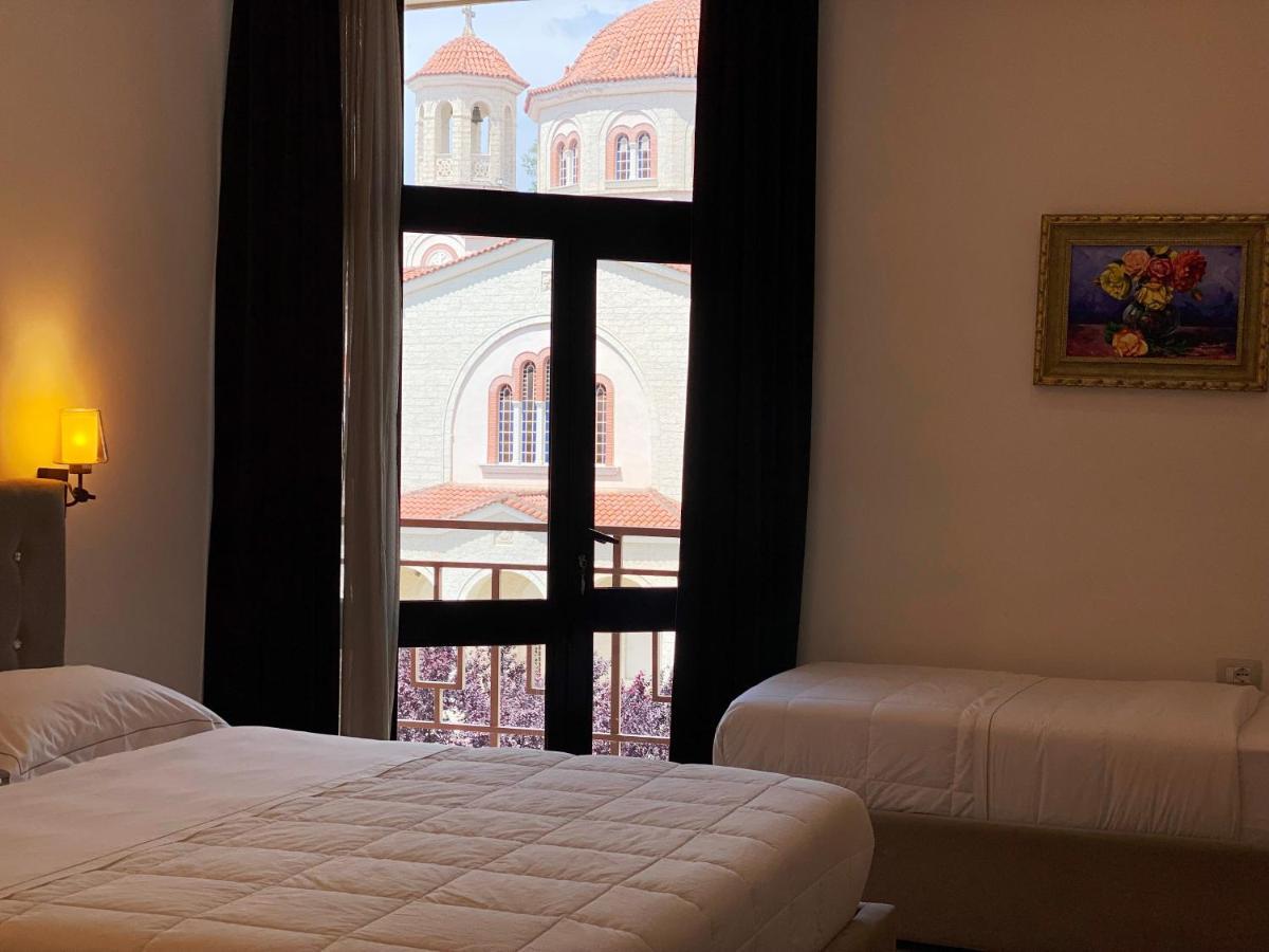Hotel Republika Berat Exteriör bild